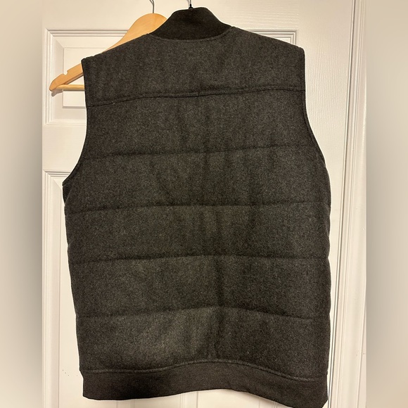 Undefeated vest in size Large - Picture 2 of 2
